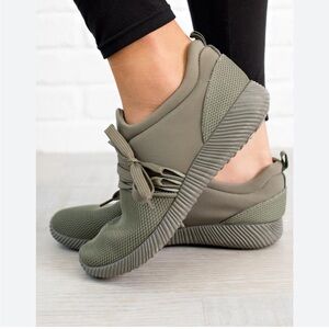 NanaMacs Qupid Olive Green Women's Sneakers size 8